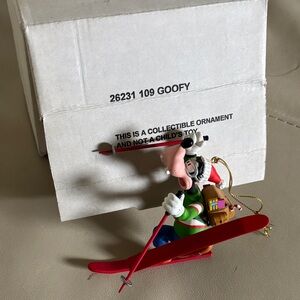Grolier Disney Goofy Ski Ornament